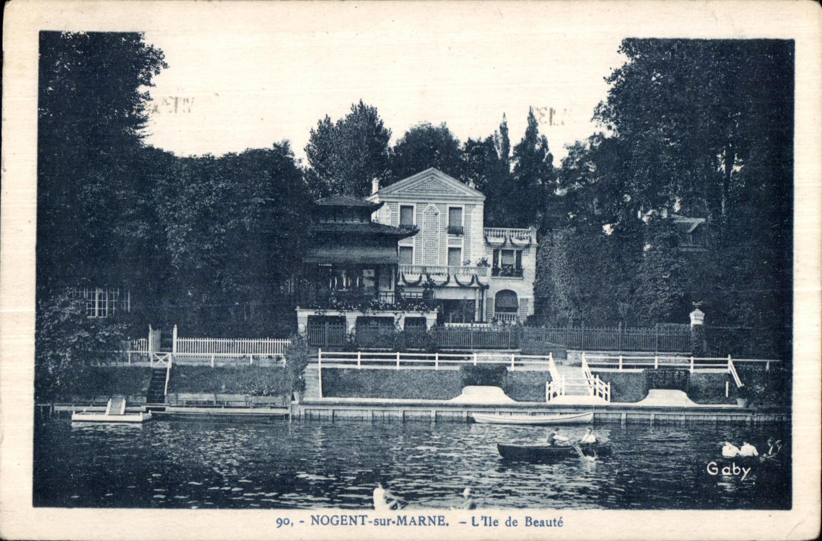 NOGENT-sur-MARNE — L'Île de Beauté — Gaby