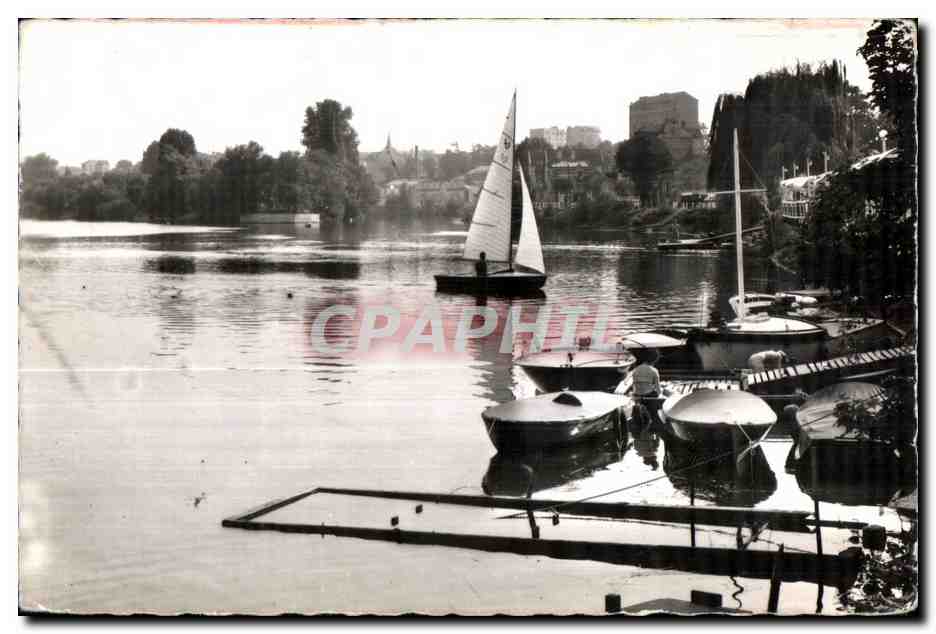 CPA Images de France Nogent sur Marne (Seine) Voilier sur la Marne