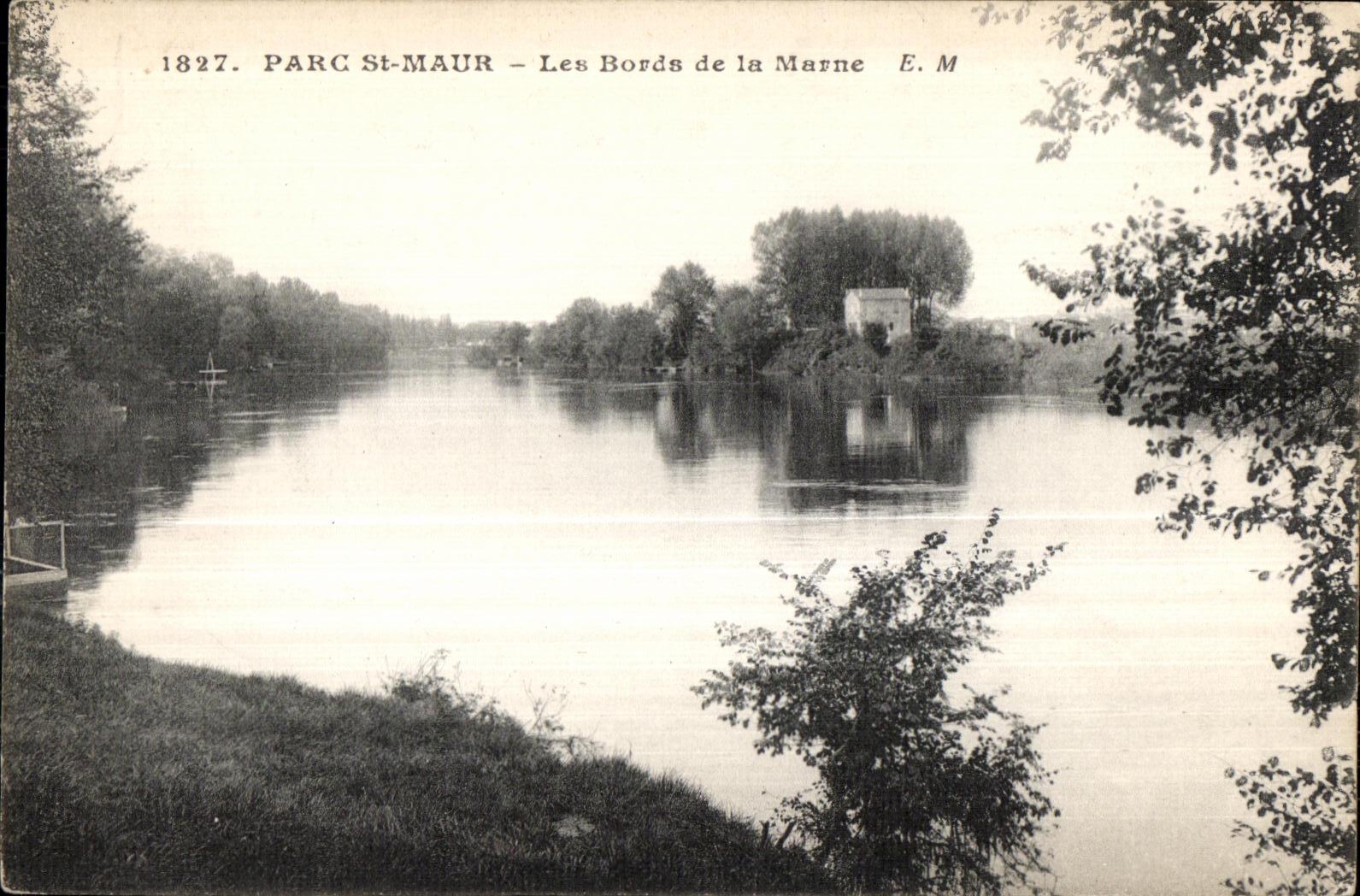 CPA Parc St Maur Les Bords de la Marne