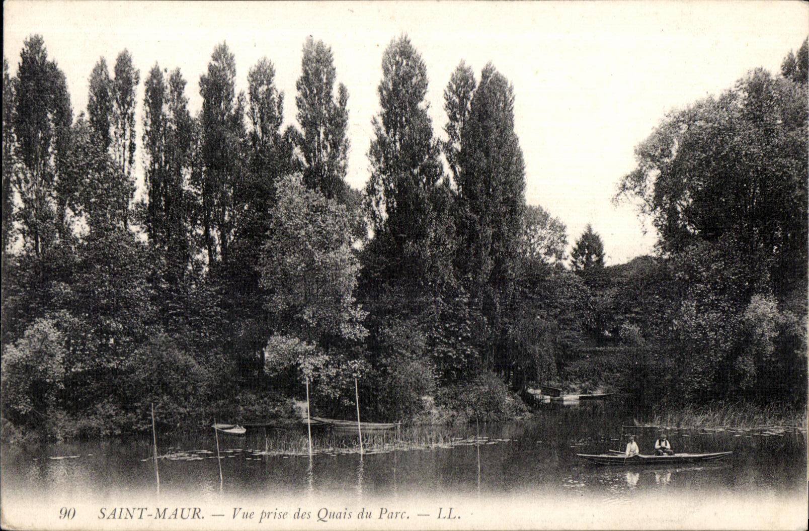 CPA Saint Maur Vue prise des Quais du Parc