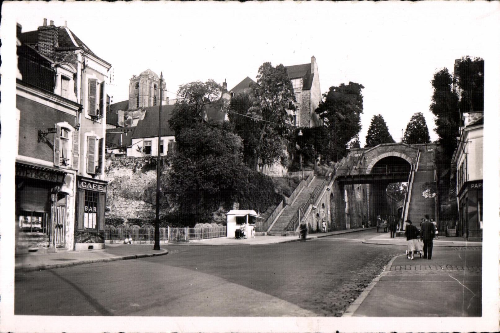 CPSM Le Mans Le Tunnel cote des Quais (Escaliers de marches)
