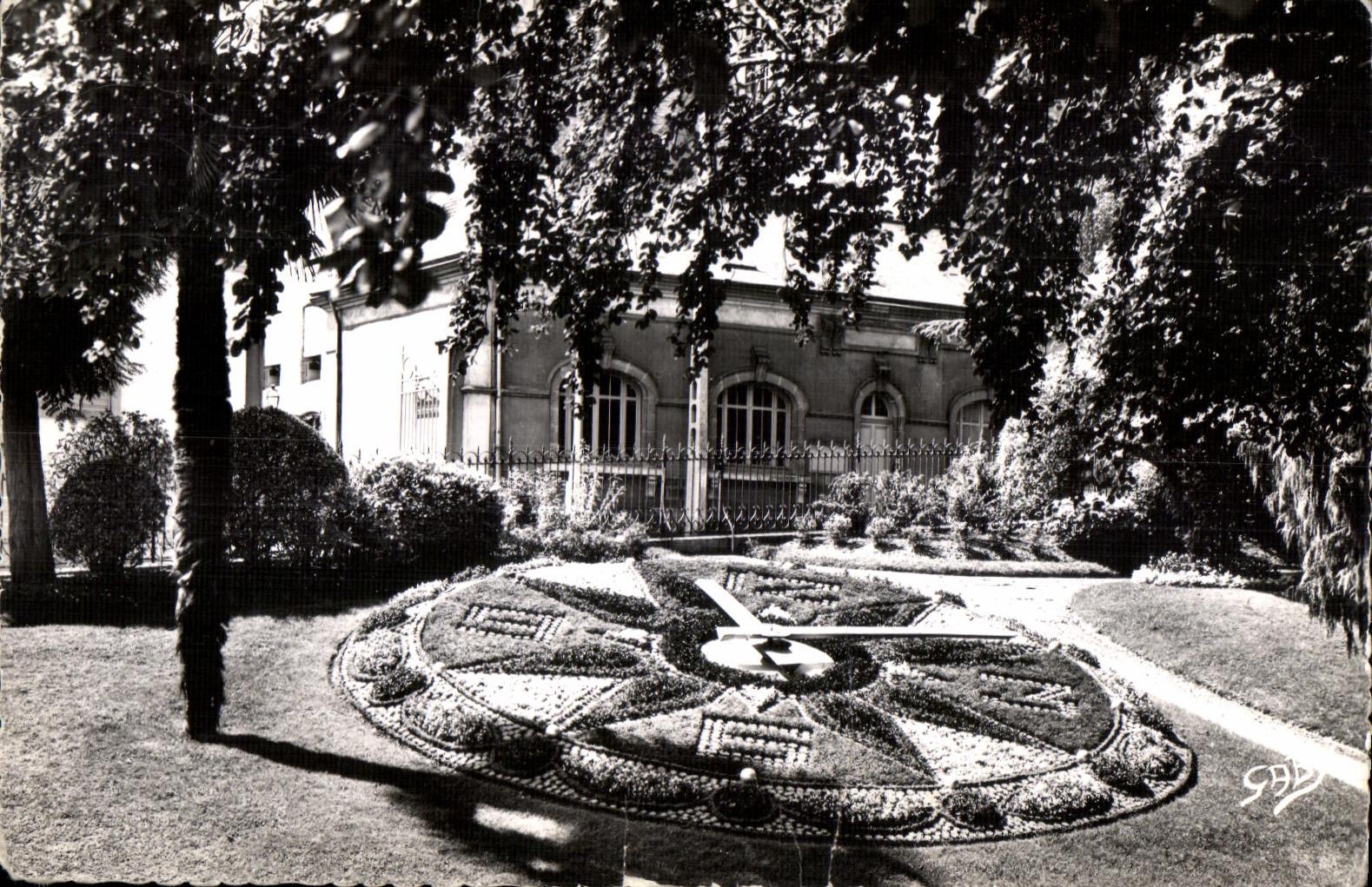 L'Horloge Fleurie — Le Mans (Sarthe) — Artaud & Gaby