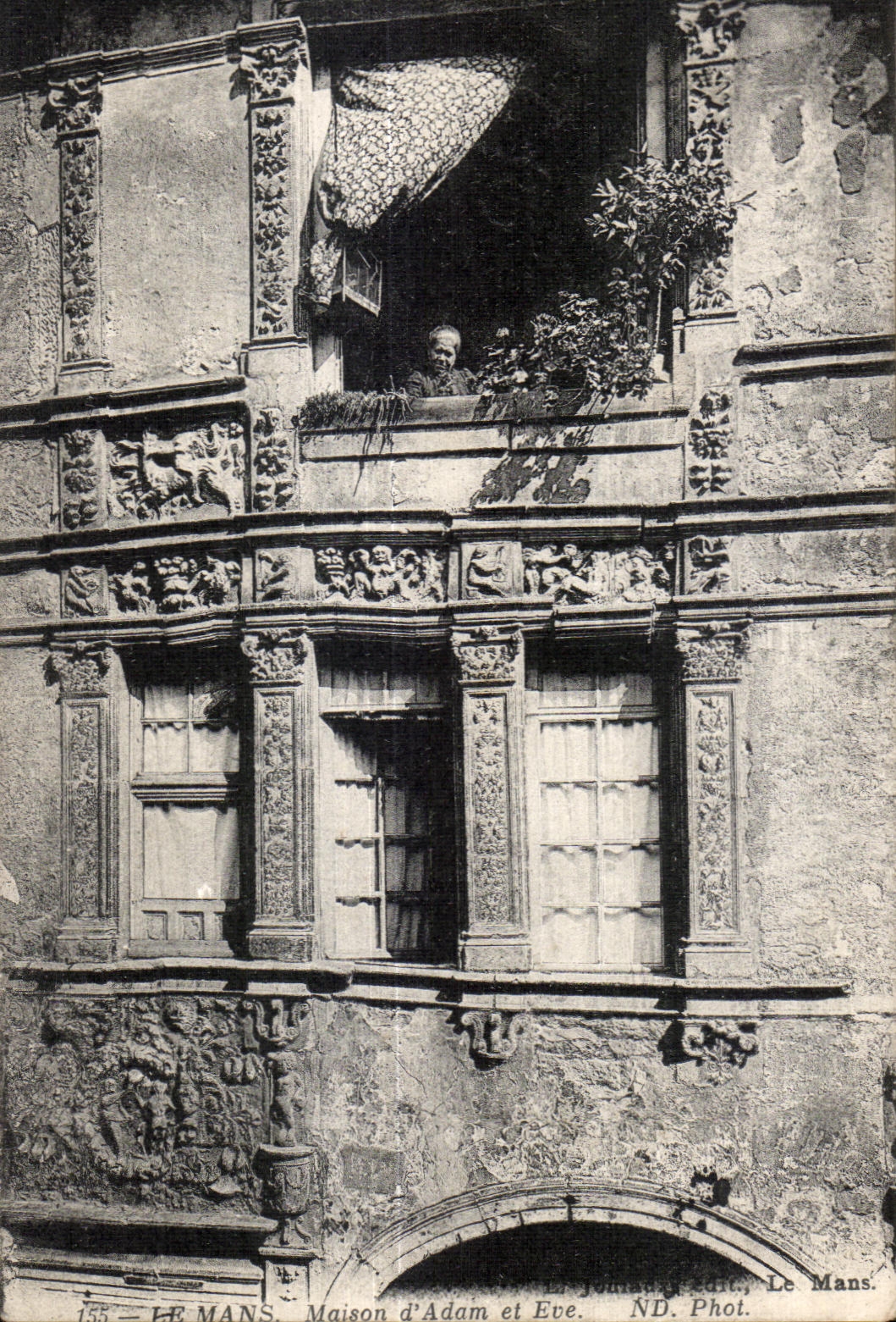 CPA Le Mans Maison d Adam et Eve (animee)