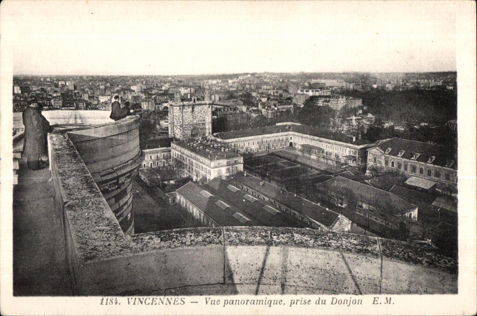 CPA Vincennes Vue panoramique prise du Donjon