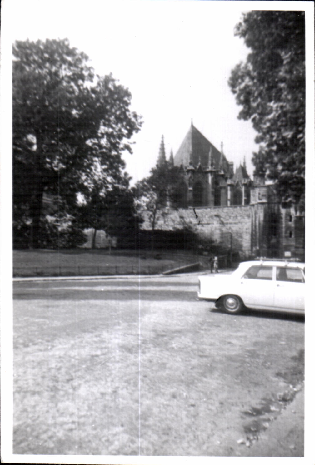 Vincennes — La Chapelle (Vue arrière) — CPAPHIL