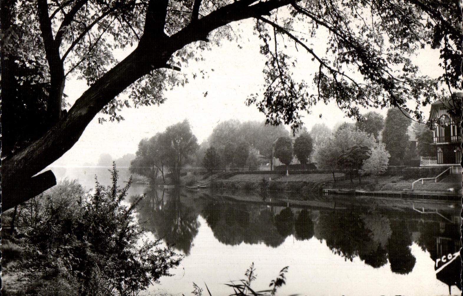 Saint-Maur, La Varenne-Saint-Hilaire — Le Quai de la Varenne et ses belles villas — Éditions d'Art Levallois-Perret, n°39