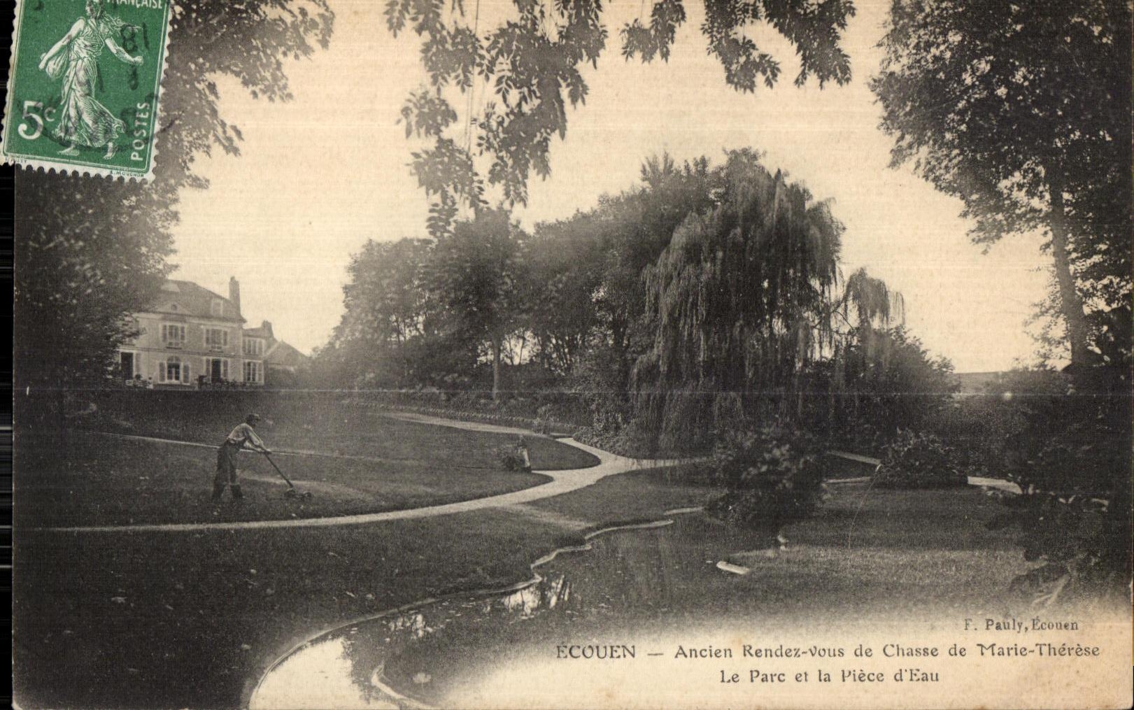 CPA Ecouen Ancien Rendez Vous de Chasse de Marie Therese Le Parc et la Piece d Eau 