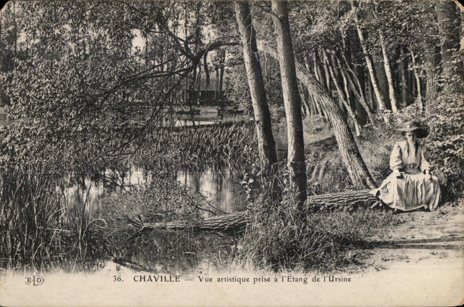 CPA Chaville Vue artistique prise a I Etang de I Ursine