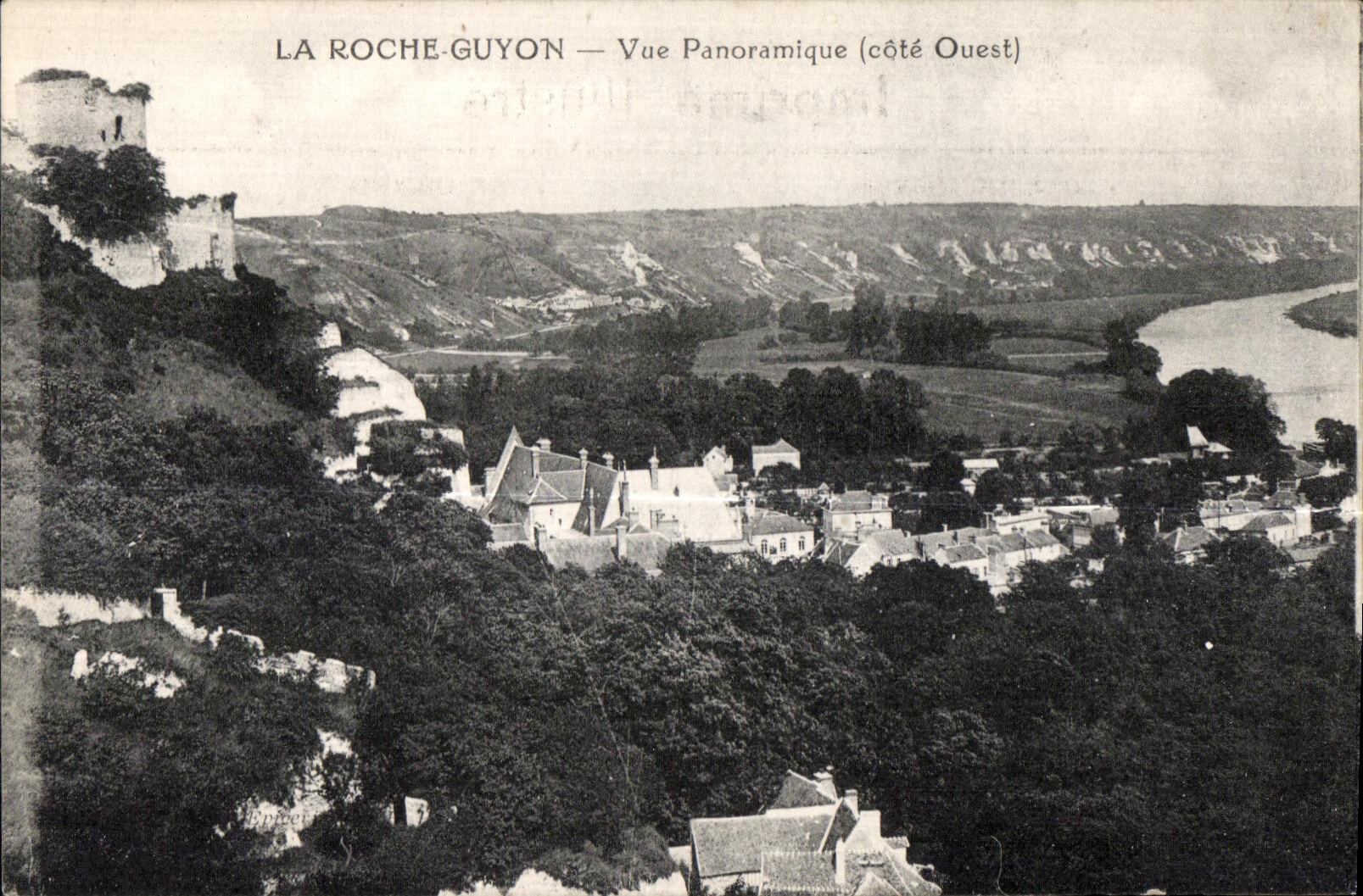 CPA La rocheguyon vue panoramique (cote Ouest)