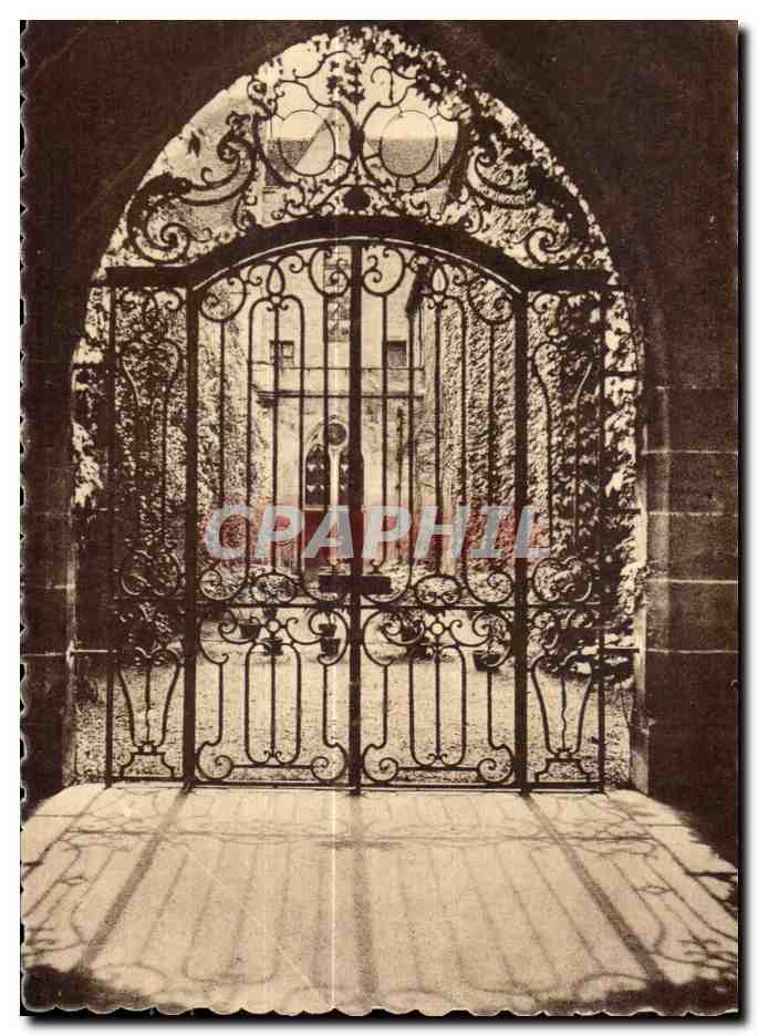 Cour de l'Abbaye de Répyament — Abbaye de Répyament — Édit. G. Farnet, Phot. Viarres (S. et O.)