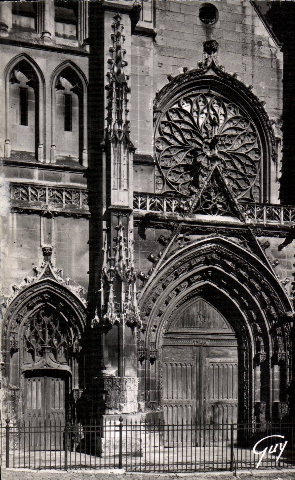 Pontoise — Portail et rosace de l'église Saint-Maclou — Éditions d'art « Guy »