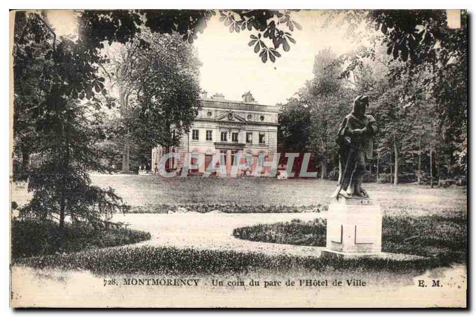 Montmorency — Un coin du parc de l'Hôtel de Ville — E. M.