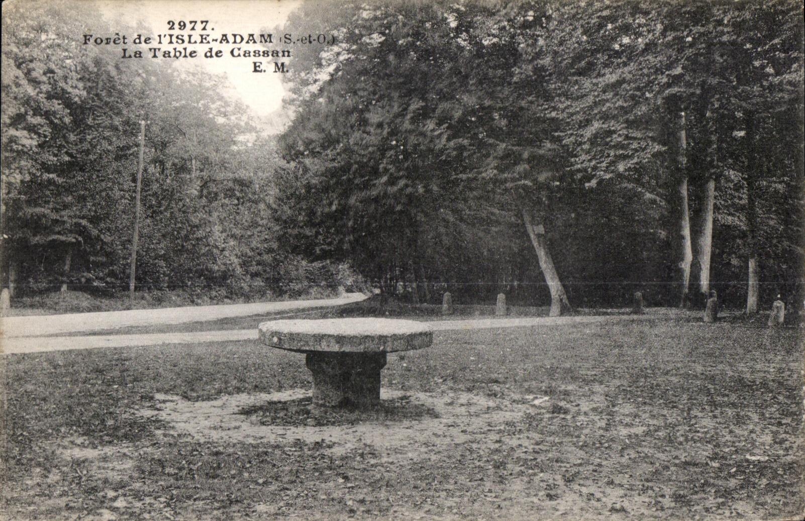 Forêt de l'Isle-Adam — La Table de Cassan — E. M.
