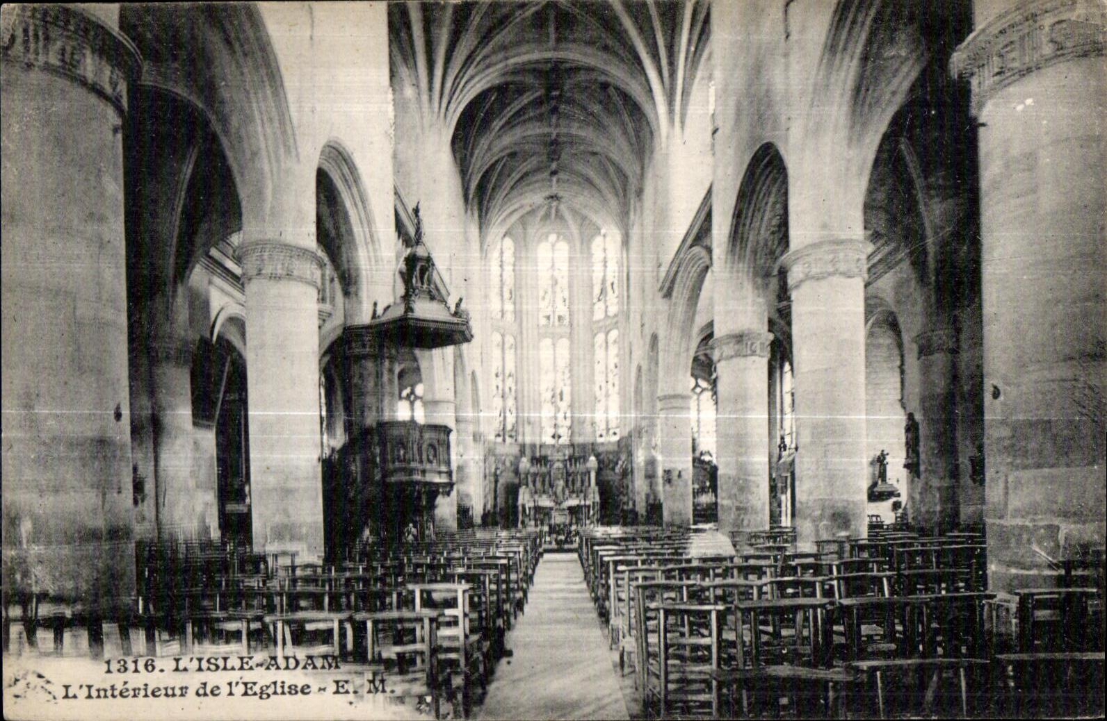 Innenansicht der Kirche — L'Isle-Adam — E. M.