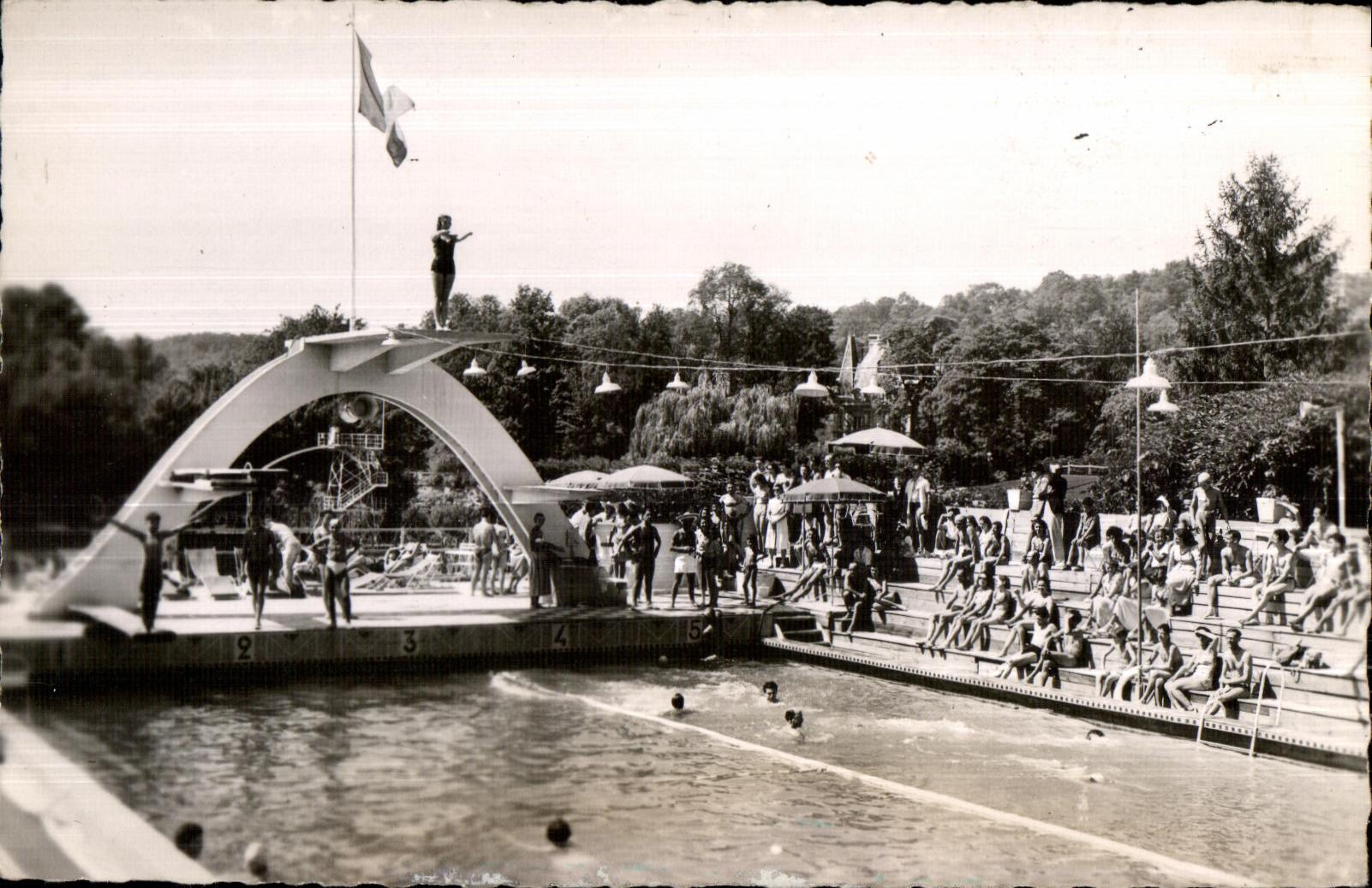 Bassin Record — Le Bassin Record — Édité par Saint-Honoré, Paris