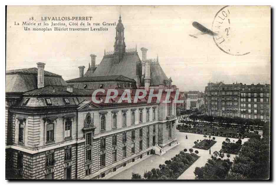 CPA Levallois perret la mairie et les jardins cote rue gravel un monoplan bleriot traversant lavallois Avion Aeroplane