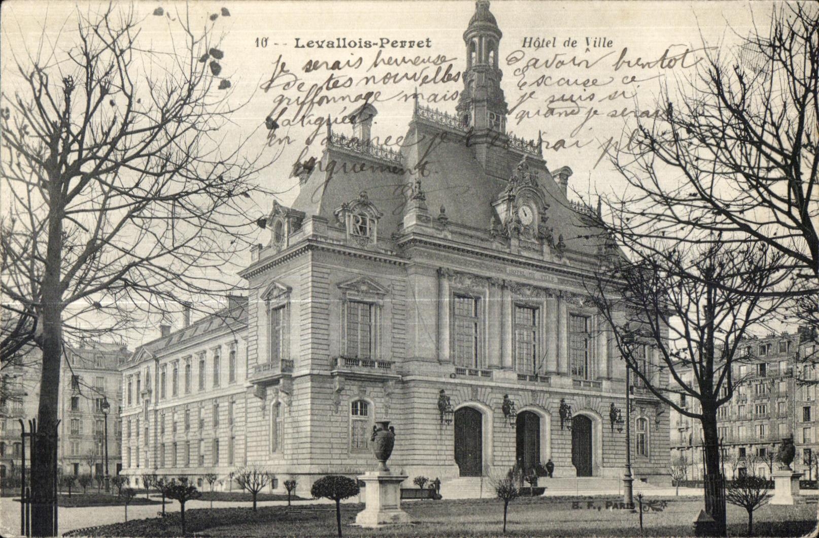 CPA Levallois Perret Hotel de Ville