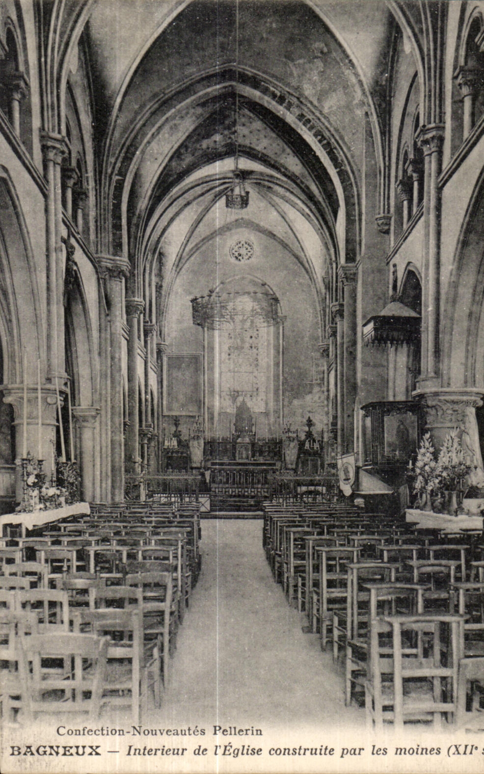 CPA Bagneux Interieur de l Eglise construite par les moines (XII e s)