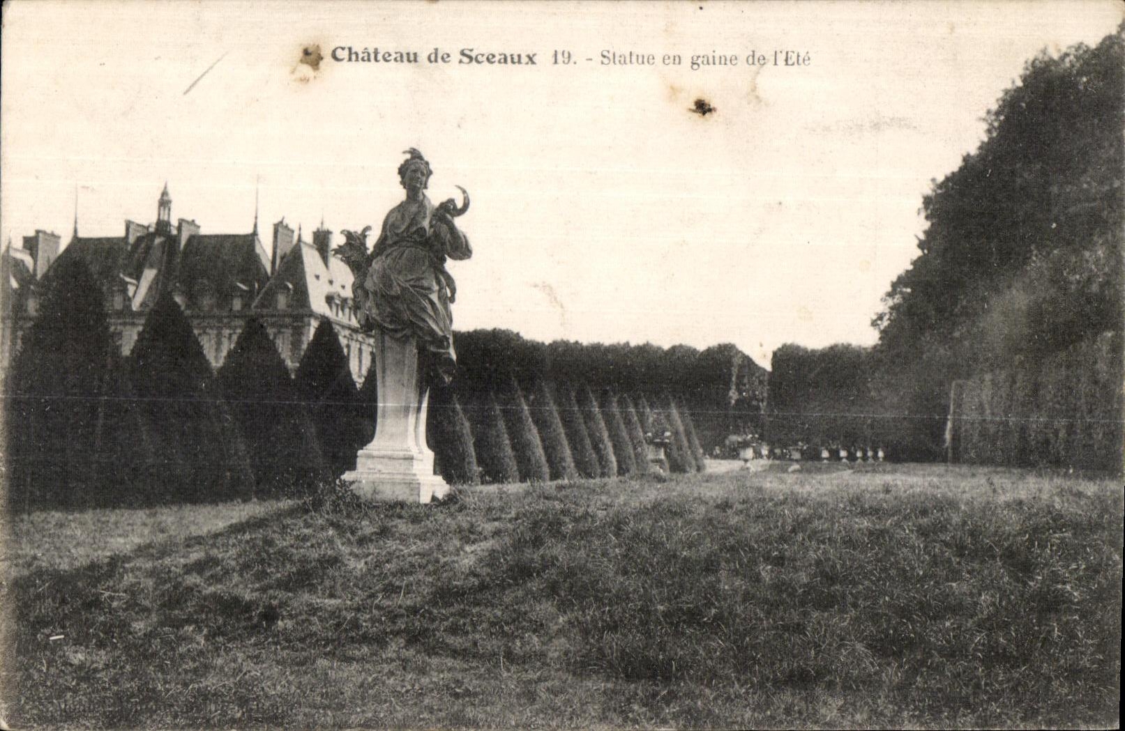 CPA Sceaux Chateau De Statue en Gaine De L Ete