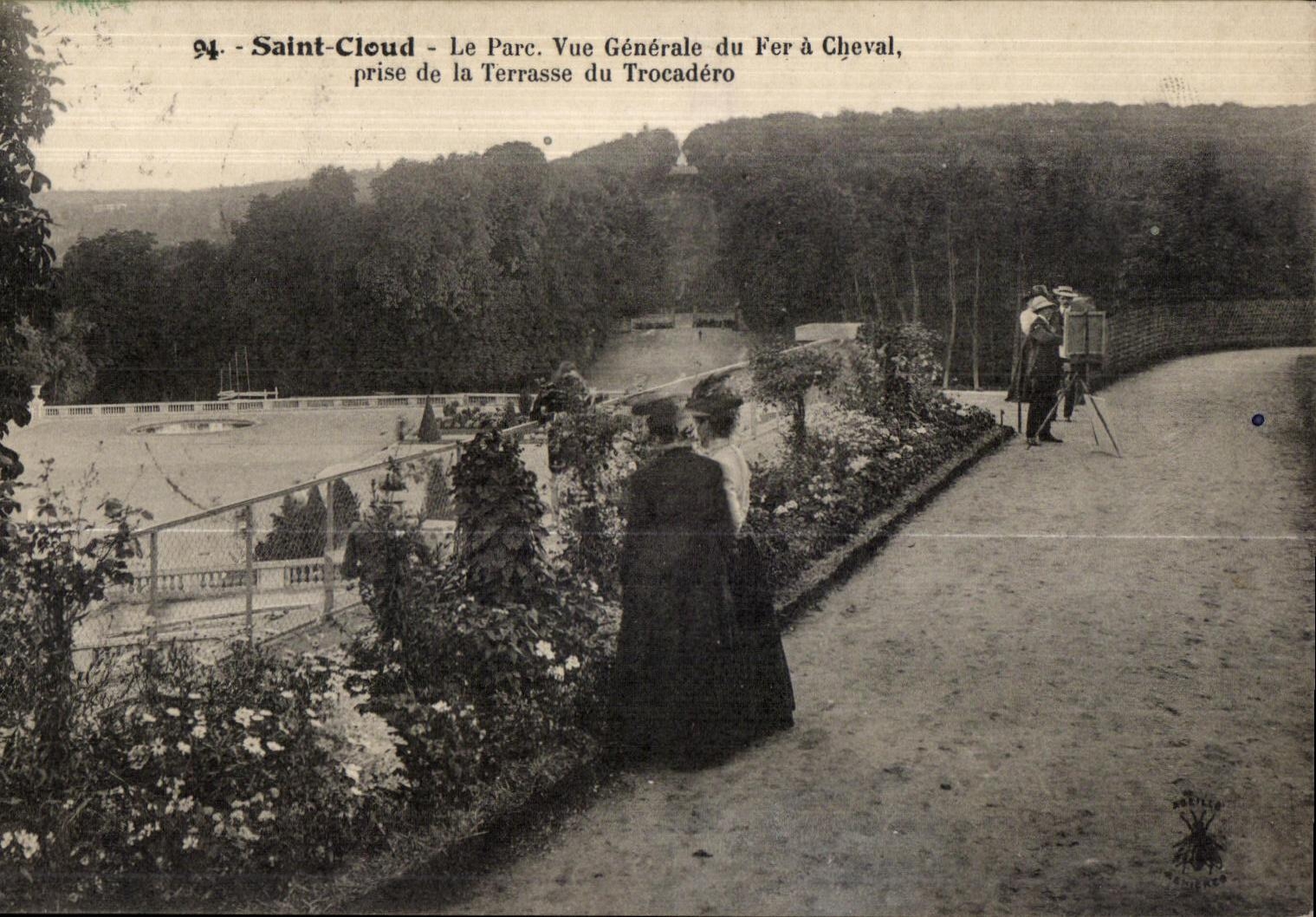 CPA Saint Cloud Le Parc Vue Generale du fer a Cheval