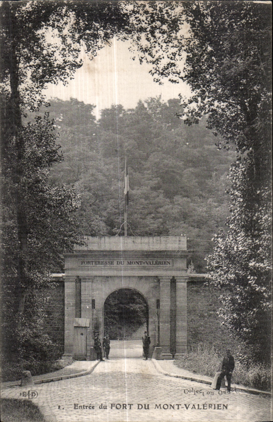 CPA Entree du Fort du Mont Valerien 