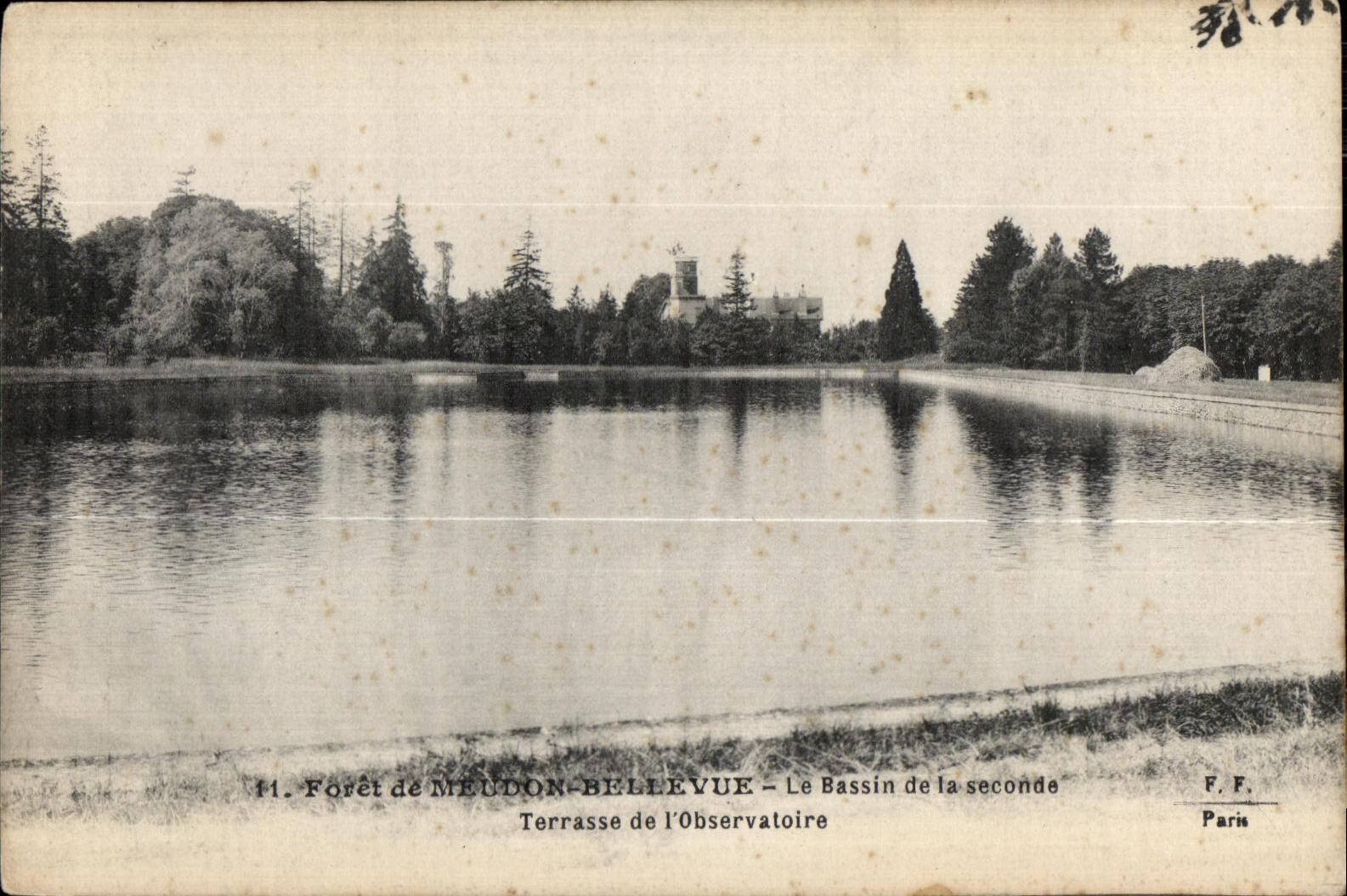 CPA Foret de Meudon Bellevue Le Bassin de la seconde Terrasse de l observatoire 