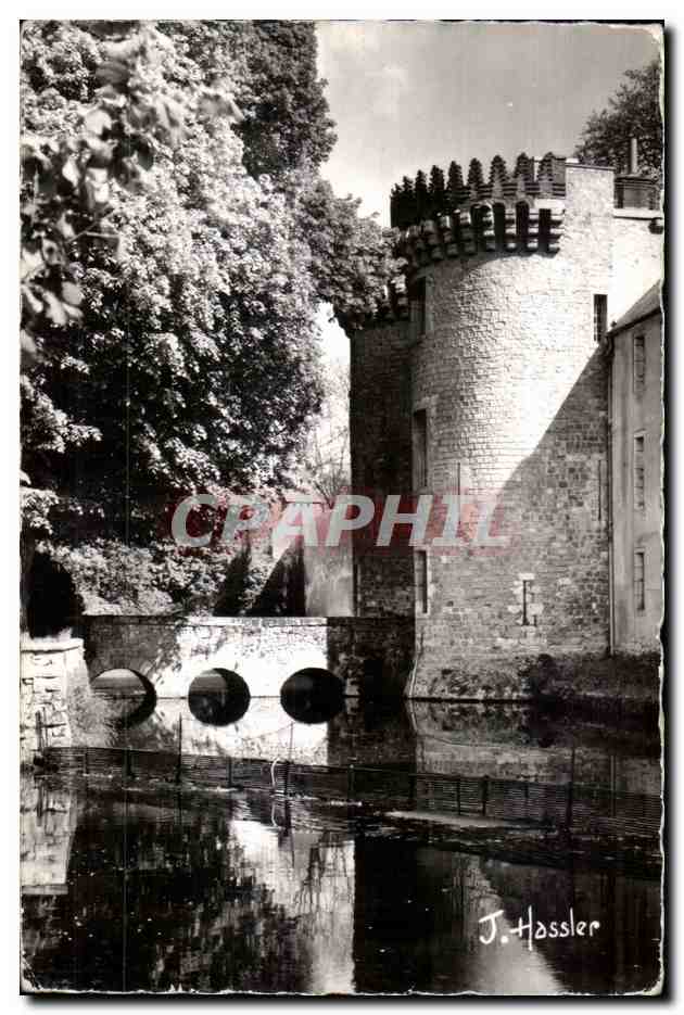 CPSM Milly la Foret Le chateau des Sires de Graville
