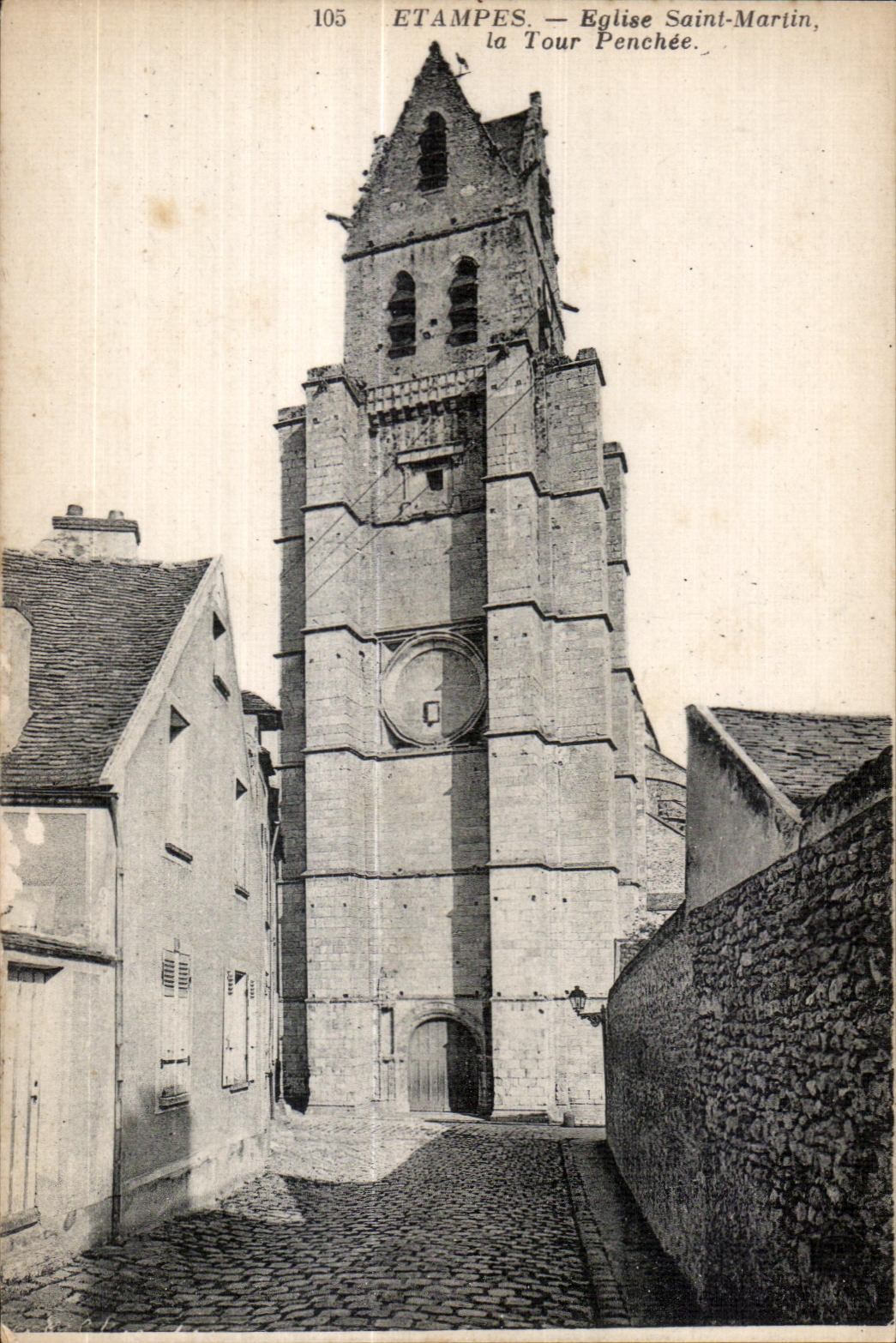 CPA EtampesEglise saint Martin la Tour Penchee