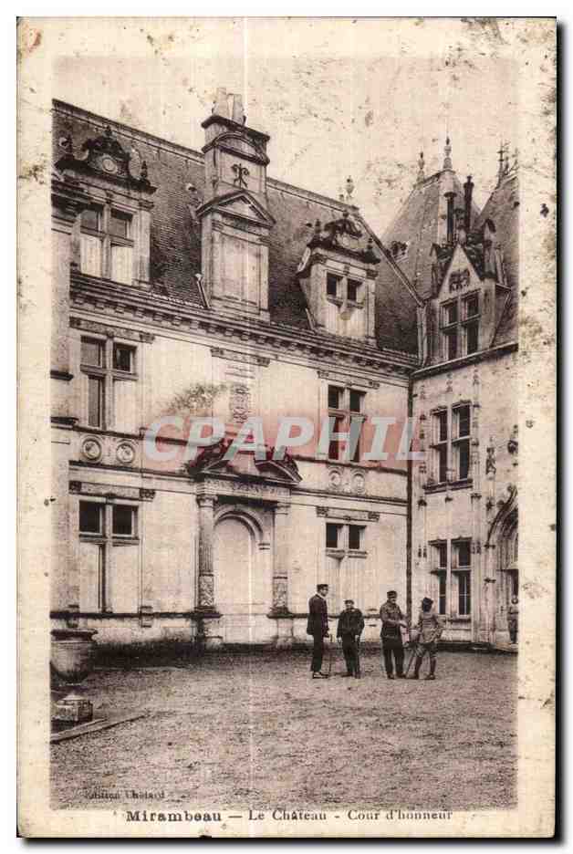 CPA Mirambeau Le Chateau Cour d honneur