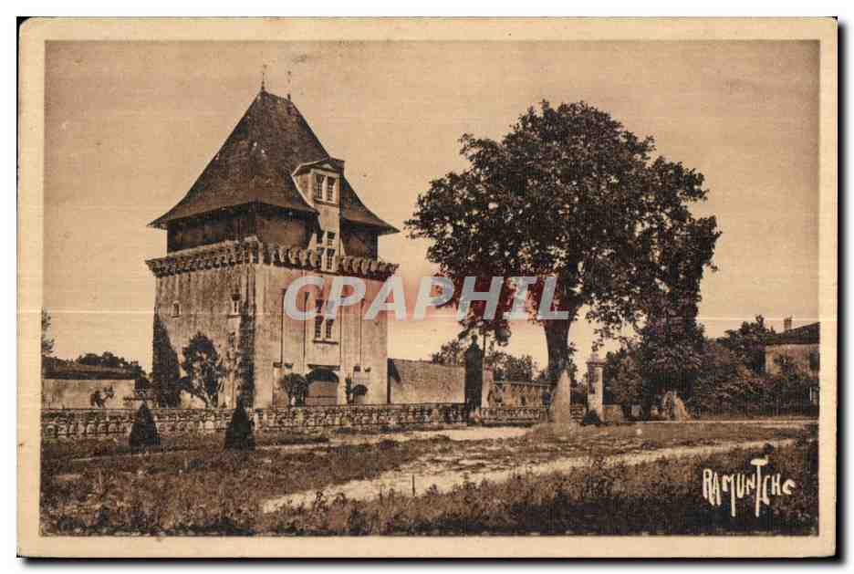 CPA L Aunis et Sainlange Porte du chateau de la Rochecourbon