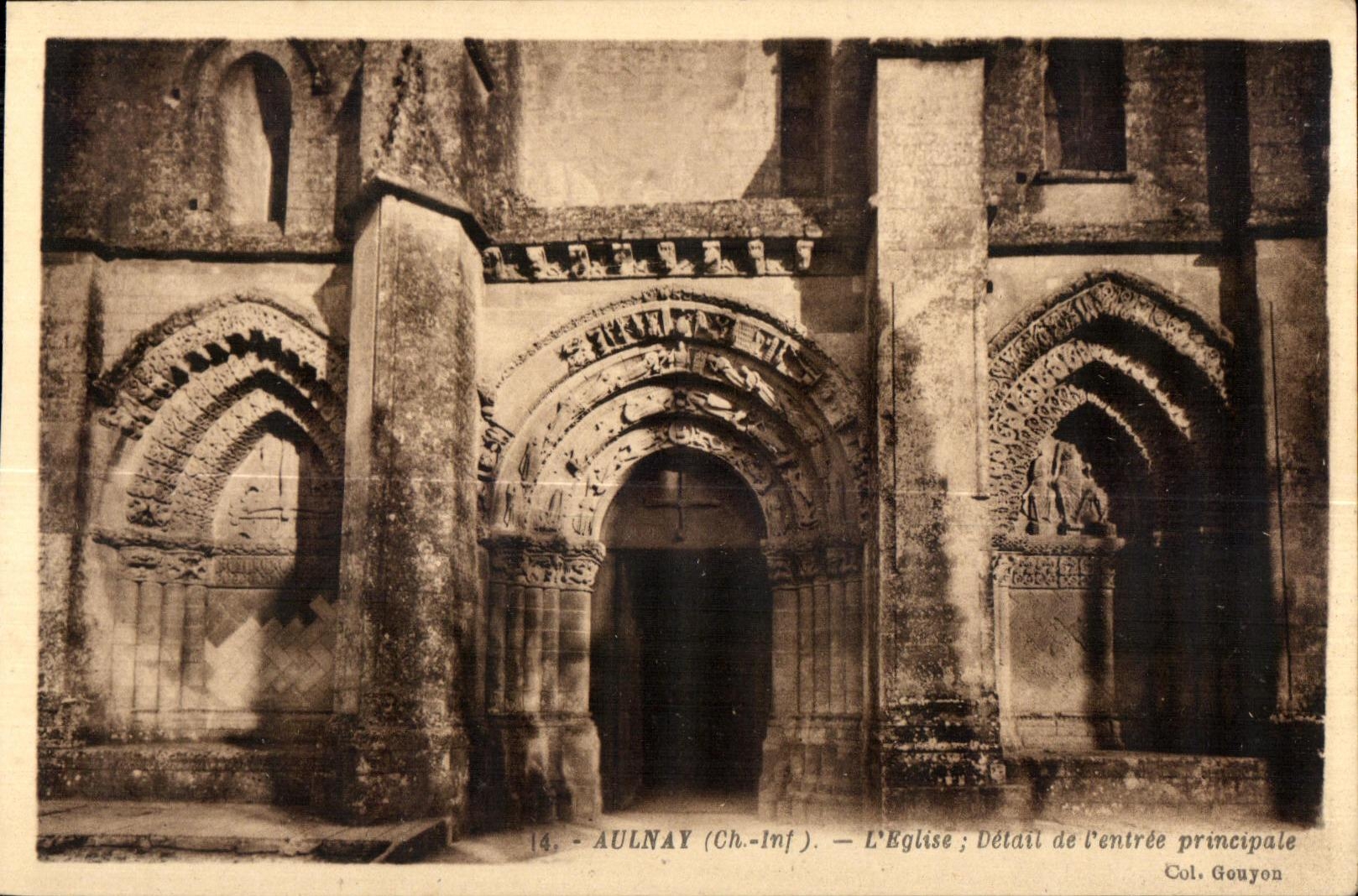 CPA Aulnay L Eglise Detail de l entree pricipale