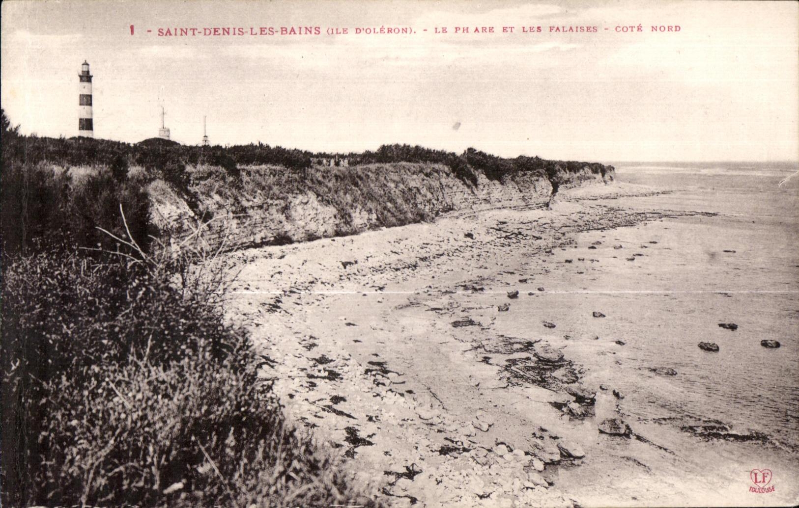 Saint-Denis-les-Bains (Ile d'Oléron) — Le phare et les falaises — Côté Nord