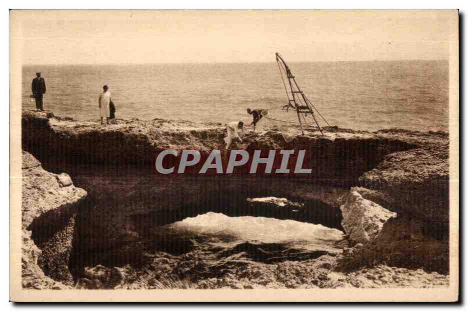 CPA La Grande Cote Le puits de Lauture Pecheurs 