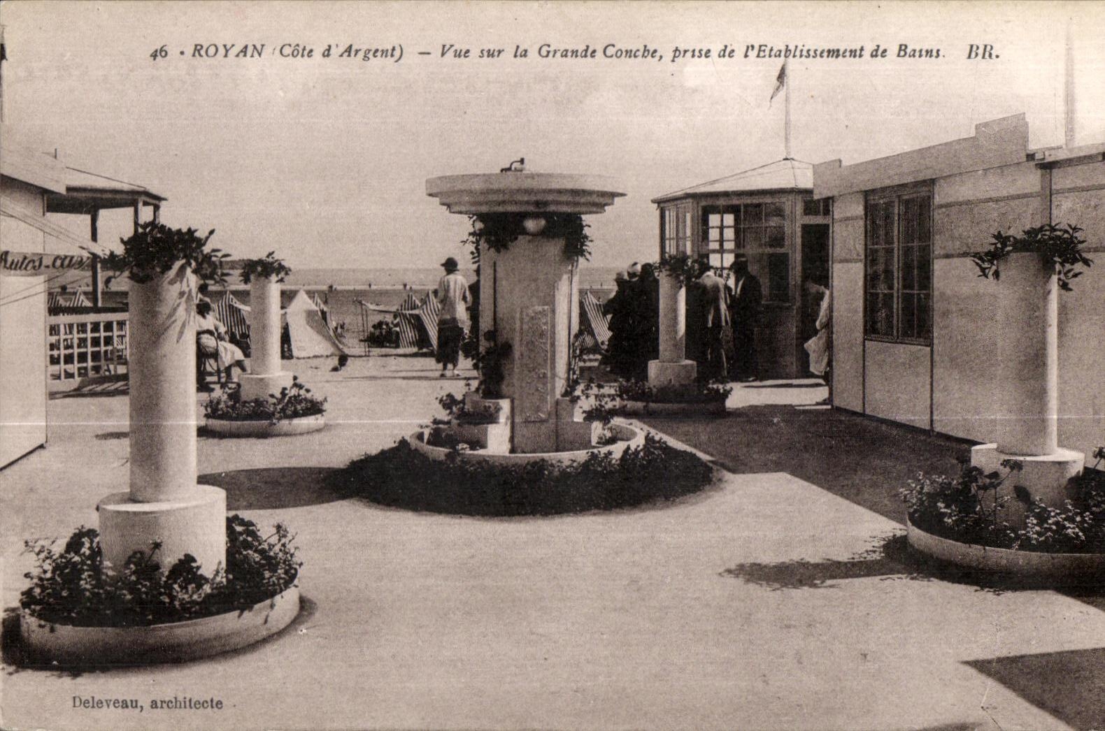 CPA Royan Vue sur la Grande Conche prise de l Etabissement de Bains