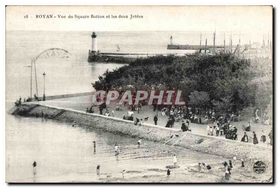 CPA Royan Vue du Square Botton et les deux Jetees