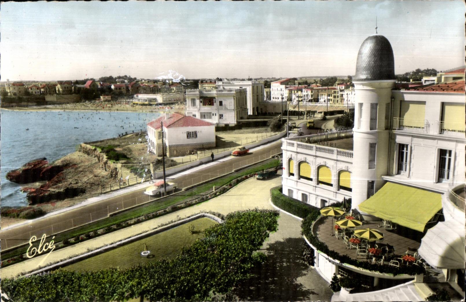Elcée — Vue panoramique du Golf-Hôtel et de la plage — Éditeur L. Chataigneu