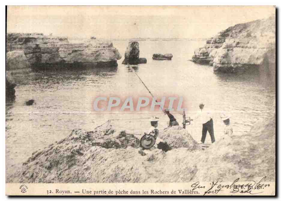 CPA Royan Une partie de peche dans les Rochers de Vallieres