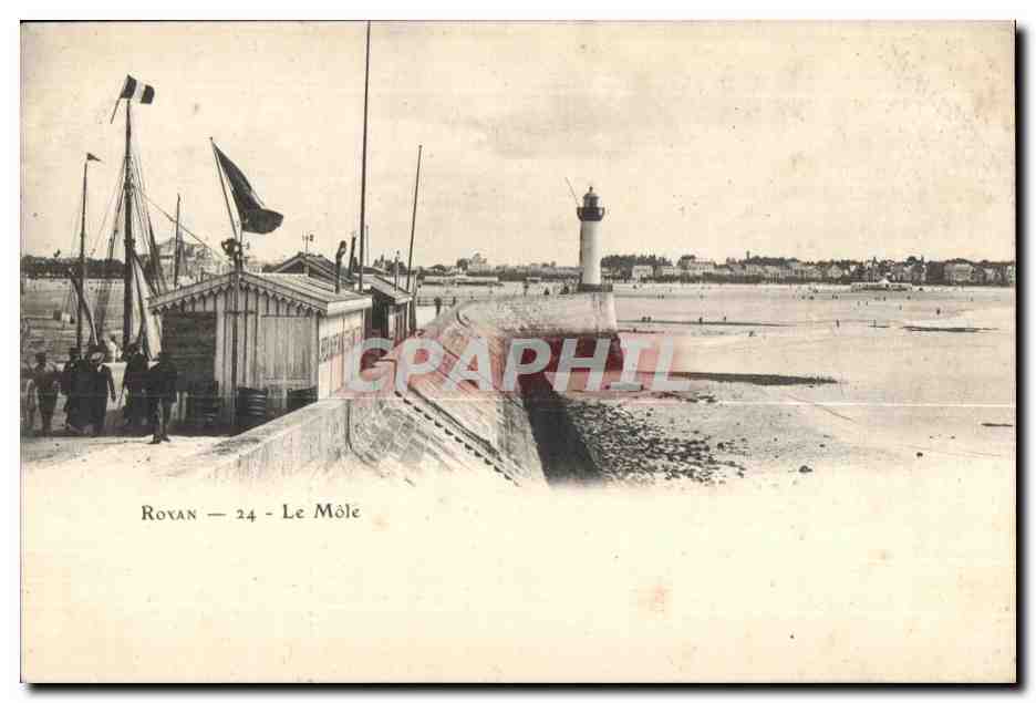 Royan — 24 — Le Môle — vue du phare et du quai