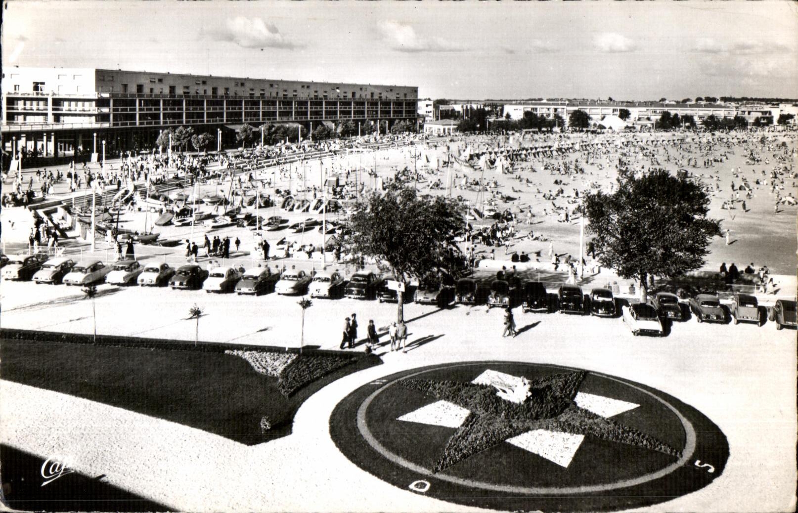 Royan - La Plage depuis les Jardins du Casino — Georges-Gibonne