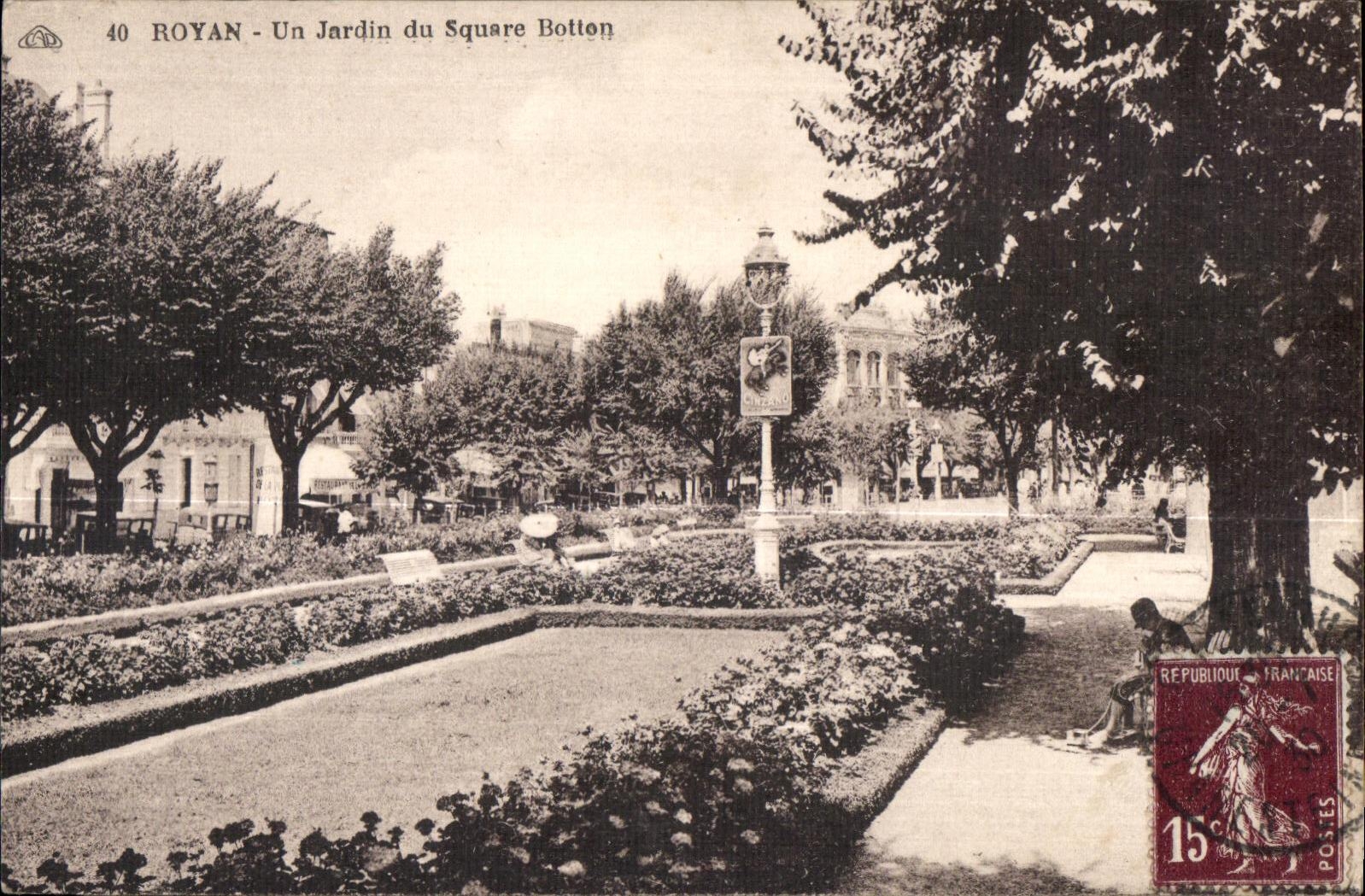CPA Royan Un Jardin du Square Botton
