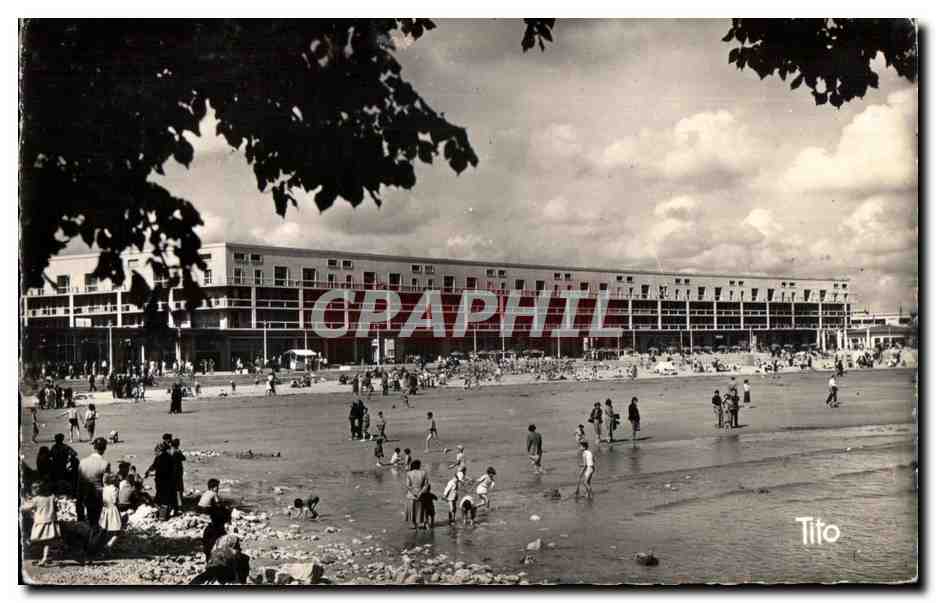 Royan - La Plage devant le front de mer — éditeur M. Berjaud, n° 148