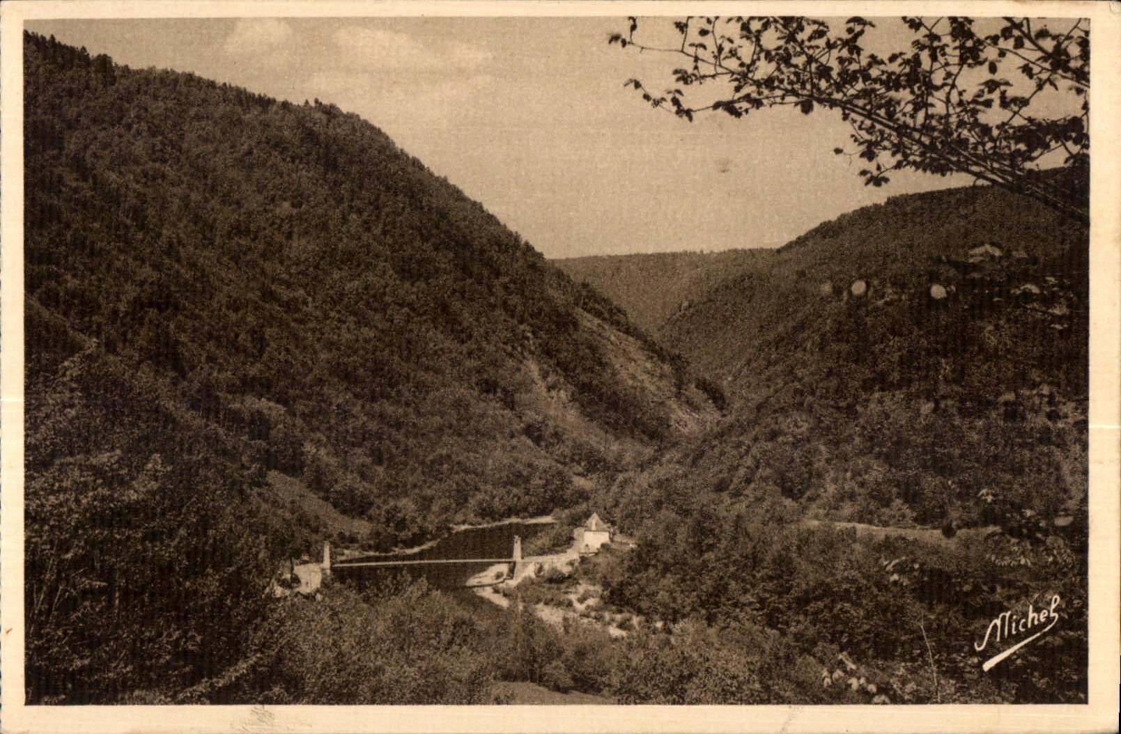 CPA Vue sur le pont d Eylac Route de St Martin la Meanne St Privat (Correze)