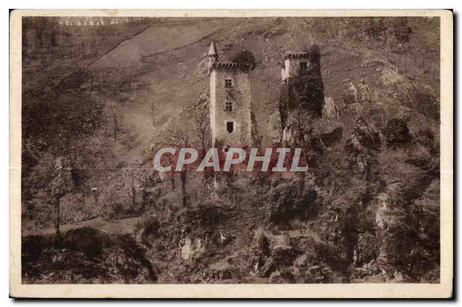 CPA La Correze Illustree Une belle vue des ruines de Merle