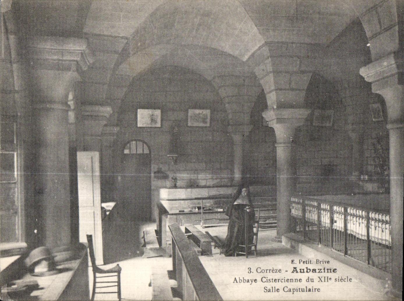 CPA Correze Aubazine Abbaye Cistercienne du XII siecle Salle Capitulaire