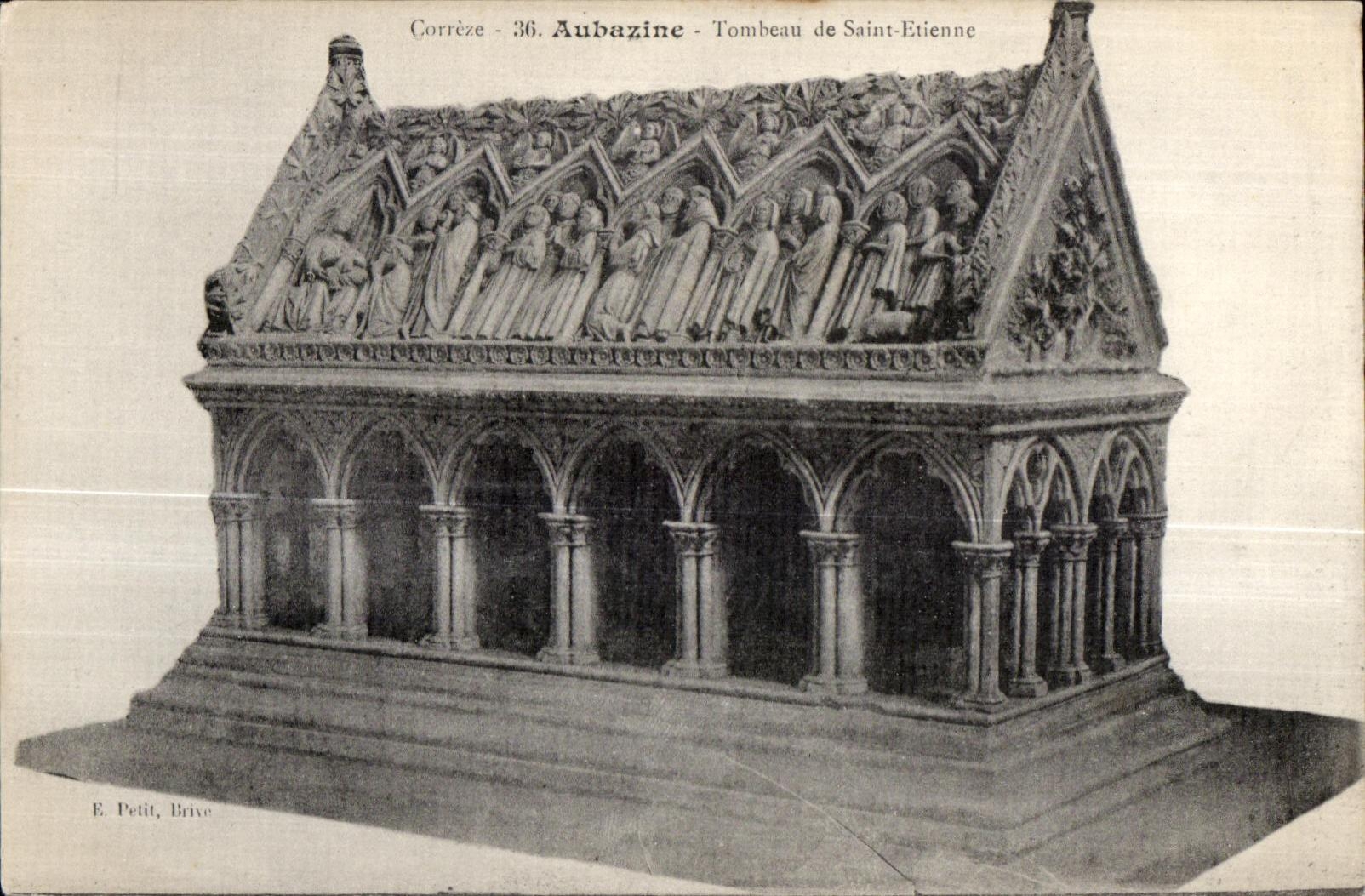 CPA Correze Aubazine Tombeau de Saint Etienne