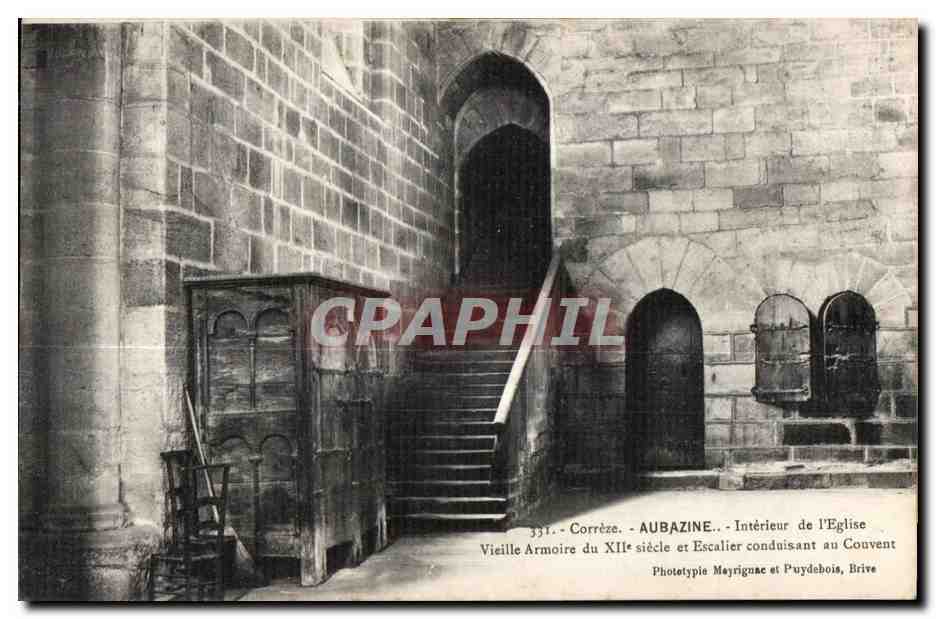 CPA Correze Aubazine Interieur de I Eglise Vieille Armoire du XII e siecle et Escalier conduisant au Convent