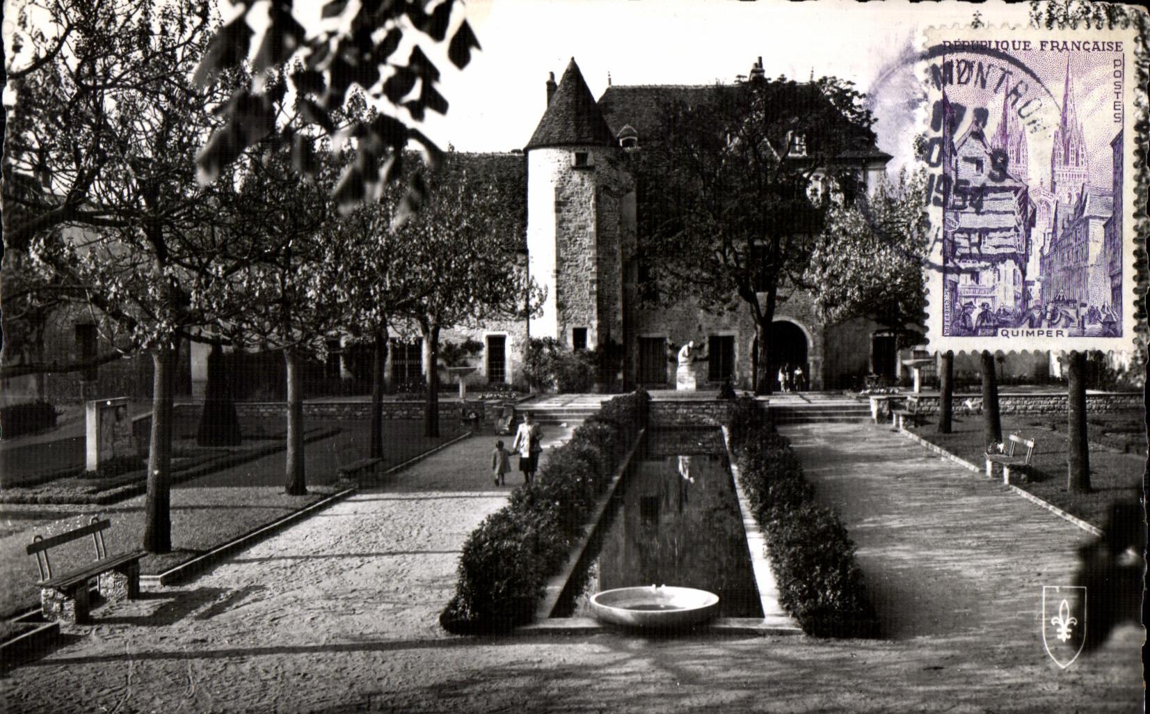Saint Amand Montrond - Le Jardin de Musee - CPA 