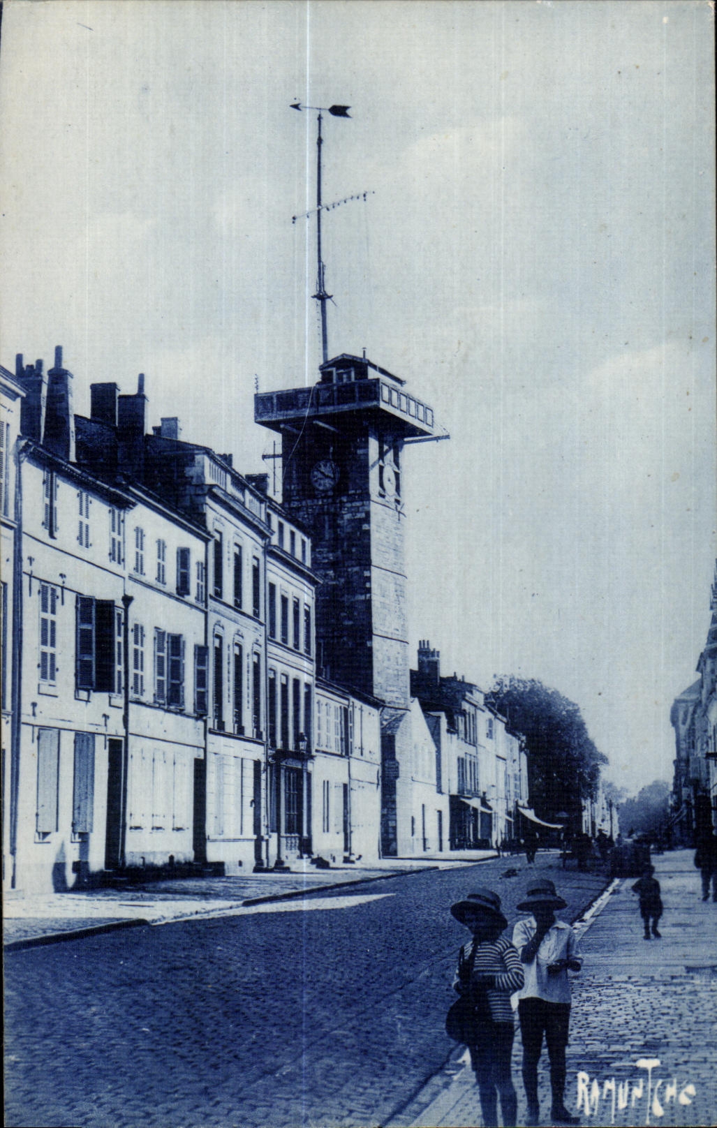 Rochefort-sur-Mer — Tour des Signaux de l'Arsenal Maritime — éditeur Ramquintene, n° 6566
