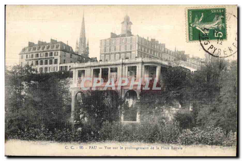 CPA Pau Vue sur le prolongement de la Place Royale