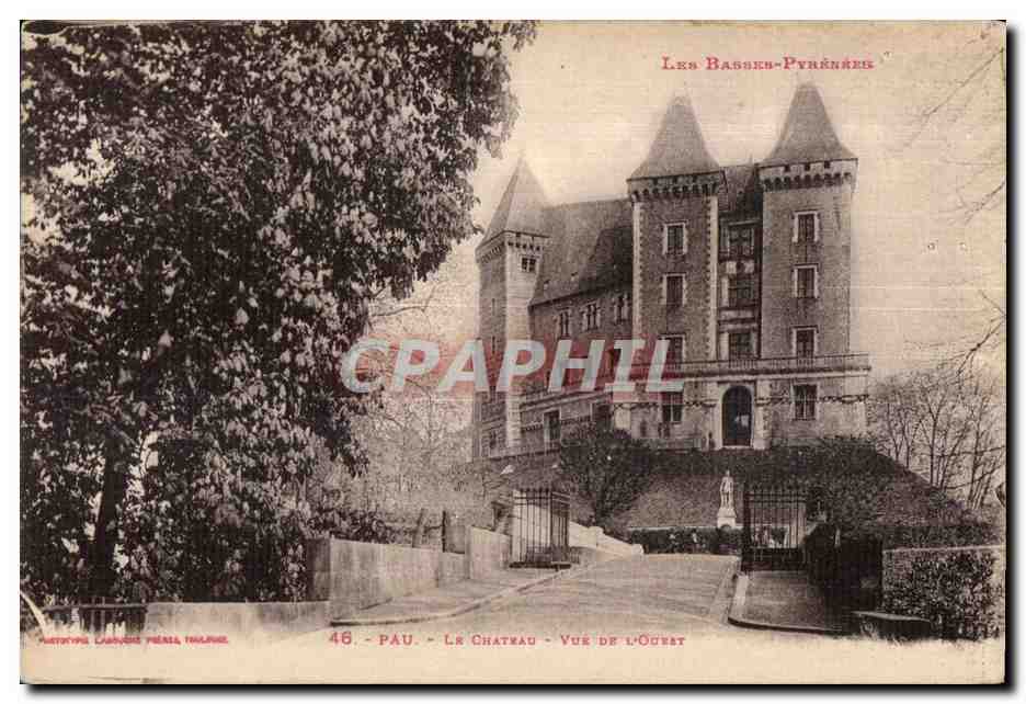 Pau - Le Château - Vue de l'Ouest — Les Basses-Pyrénées, éditeur Artistic Cartes Pénal (n°46)